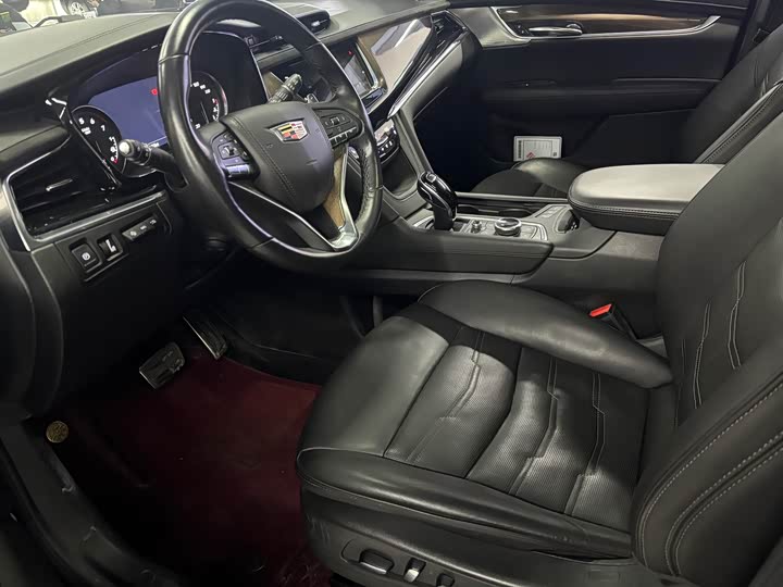 Фото 7 - Cadillac XT6