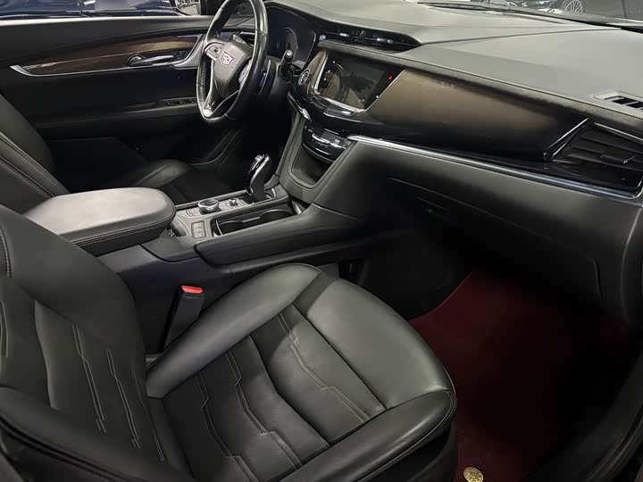 Фото 8 - Cadillac XT6