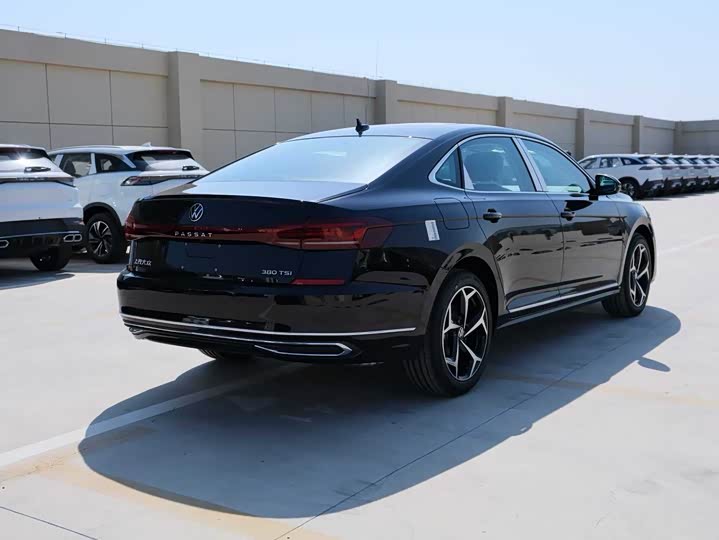 Фото 3 - Volkswagen Passat