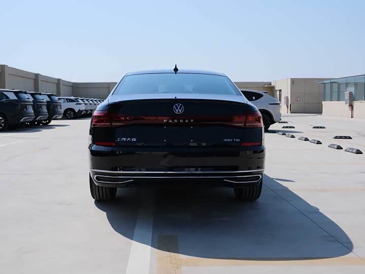 Фото 5 - Volkswagen Passat