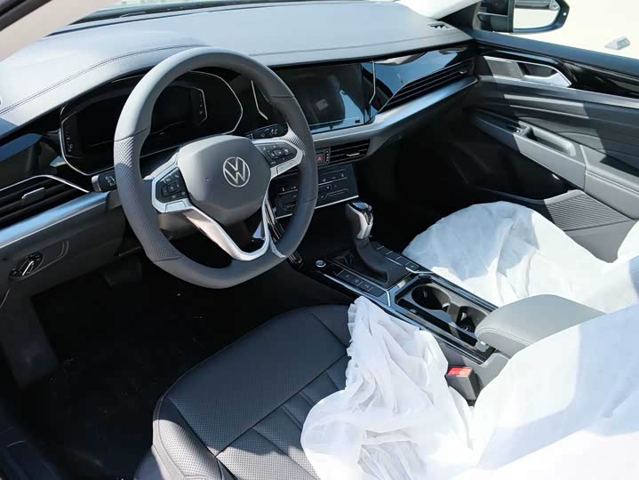 Фото 7 - Volkswagen Passat