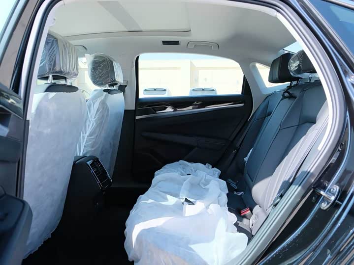 Фото 8 - Volkswagen Passat