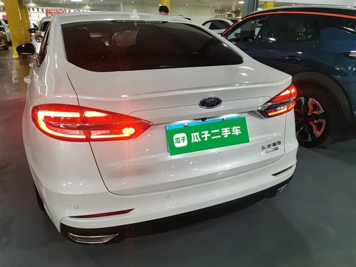 Фото 6 - Ford Mondeo