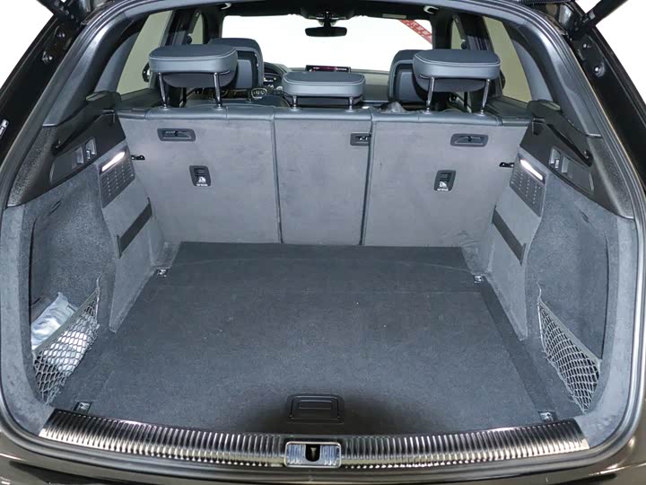 Фото 6 - Audi Q5L