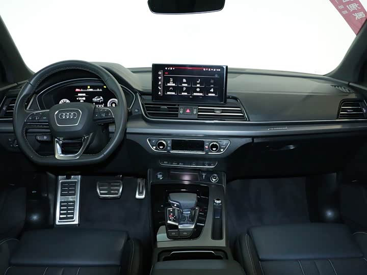 Фото 7 - Audi Q5L