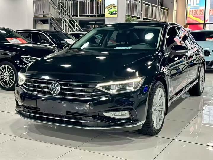 Фото 2 - Volkswagen Magotan