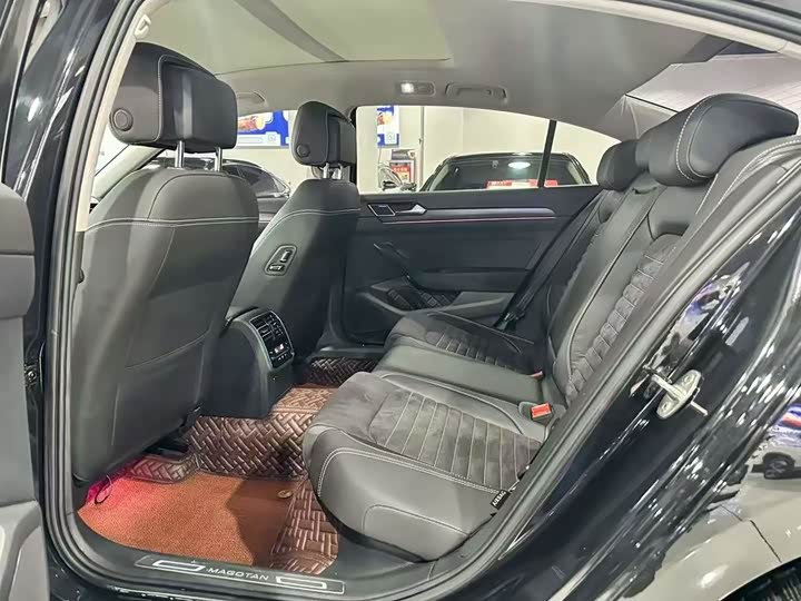 Фото 5 - Volkswagen Magotan