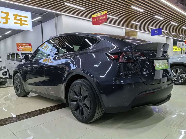 Фото 4 - Tesla Model Y