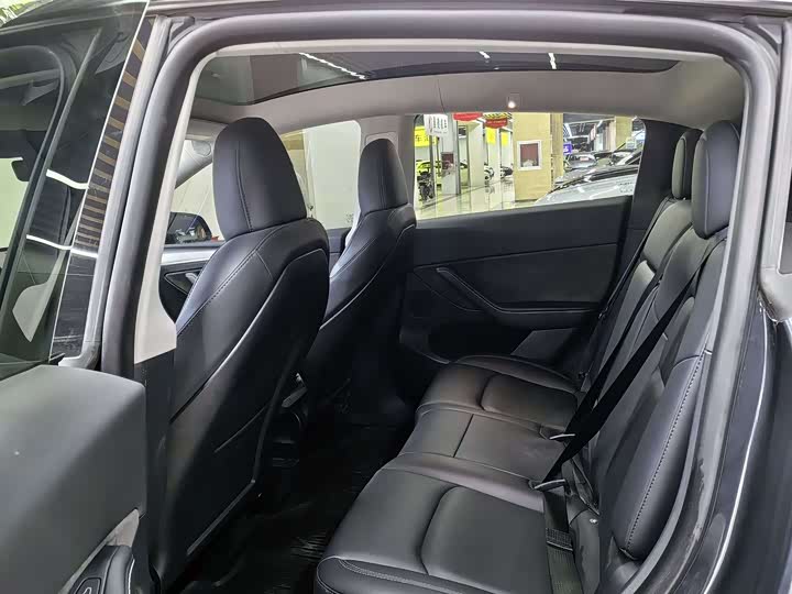 Фото 6 - Tesla Model Y