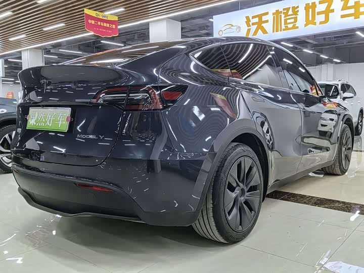 Фото 8 - Tesla Model Y