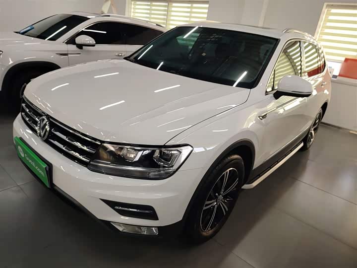 Фото 1 - Volkswagen Tiguan L Pro