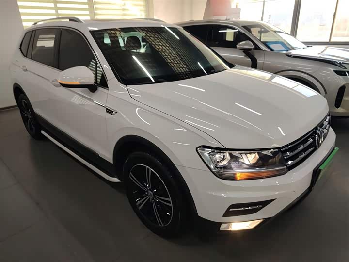 Фото 4 - Volkswagen Tiguan L Pro