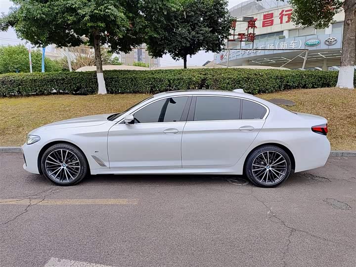 Фото 3 - BMW 5 Series