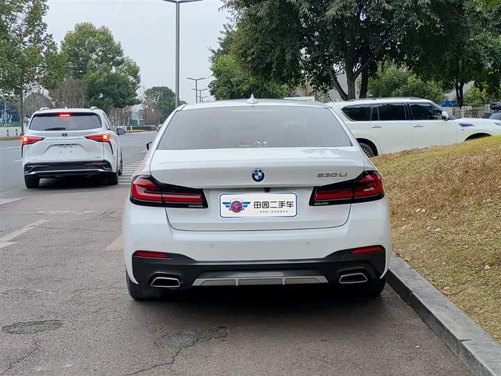 Фото 5 - BMW 5 Series