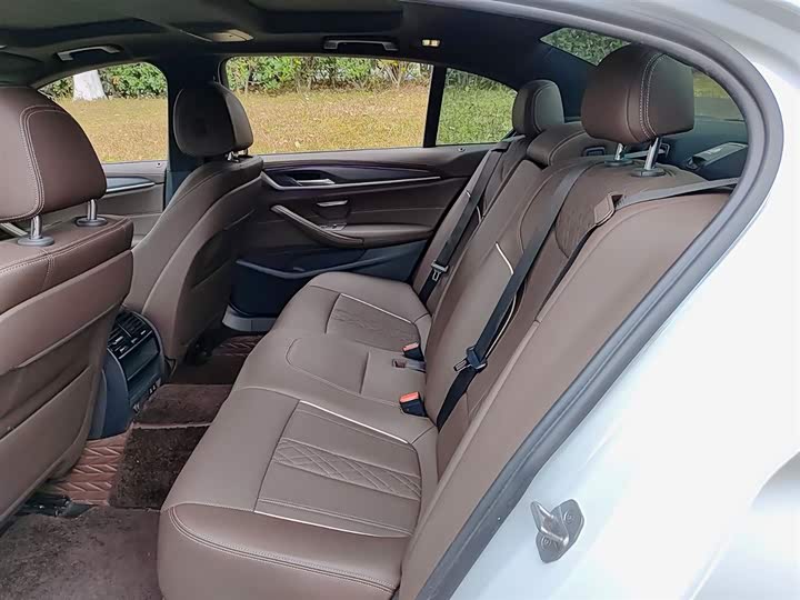 Фото 8 - BMW 5 Series