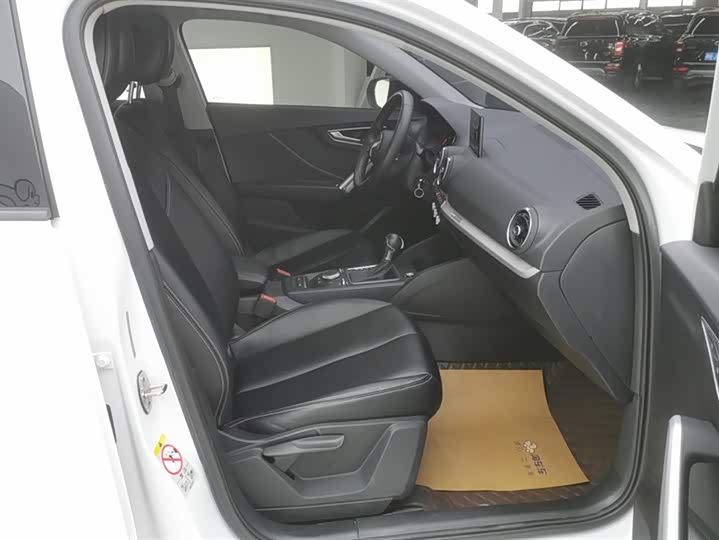 Фото 8 - Audi Q2L