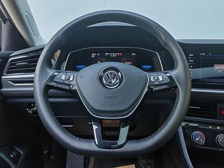 Фото 6 - Volkswagen Sagitar L