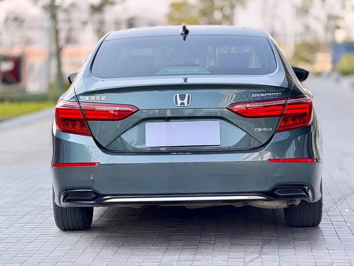 Фото 4 - Honda Inspire