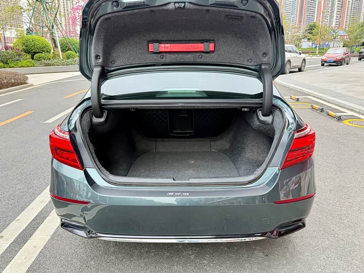 Фото 7 - Honda Inspire