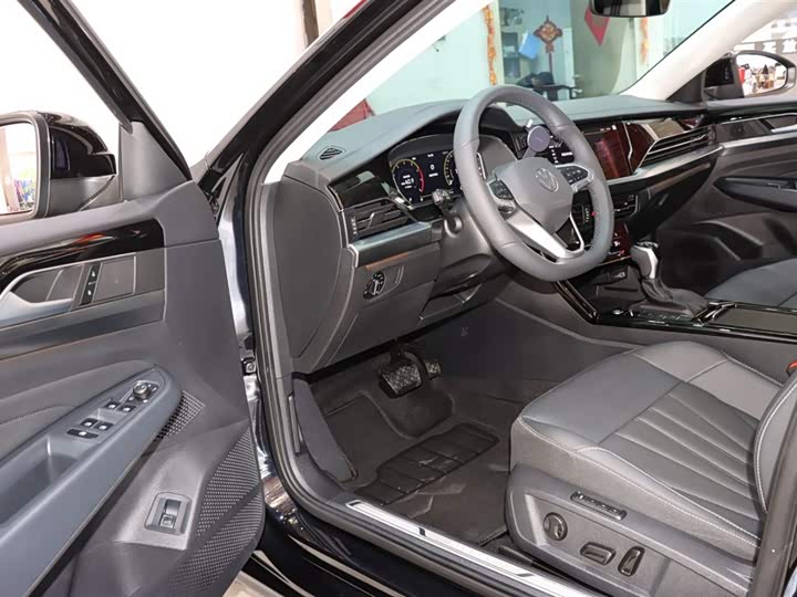 Фото 9 - Volkswagen Passat