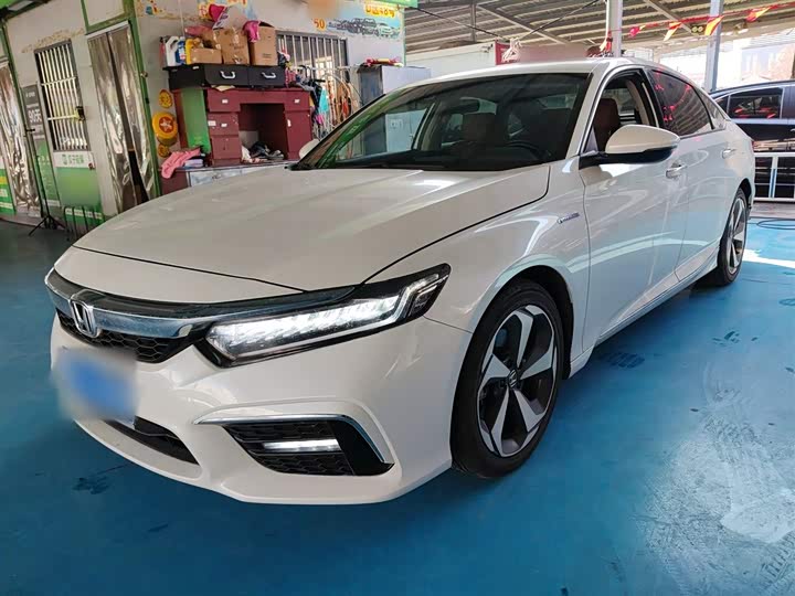 Фото 2 - Honda Inspire