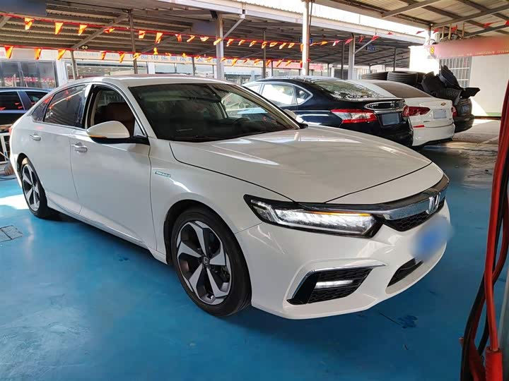 Фото 4 - Honda Inspire