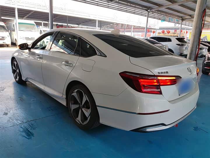 Фото 5 - Honda Inspire