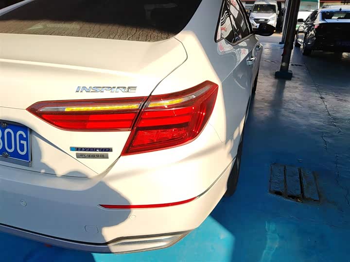 Фото 8 - Honda Inspire