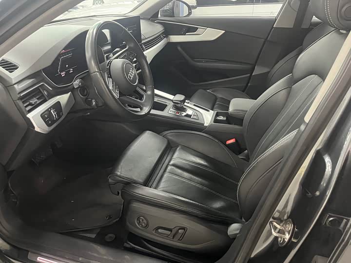 Фото 4 - Audi A4L