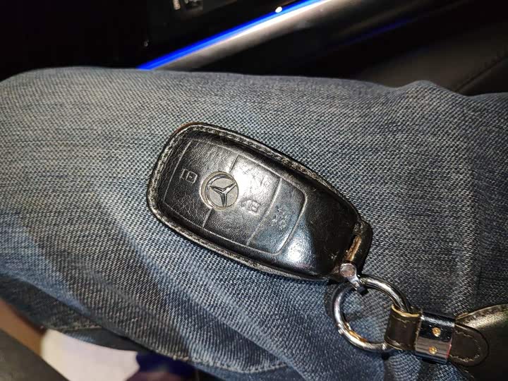 Фото 9 - Mercedes-Benz GLB-Class