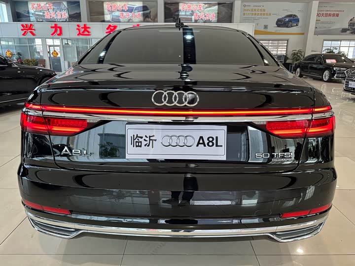 Фото 4 - Audi A8