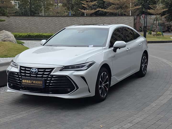 Фото 1 - Toyota Avalon