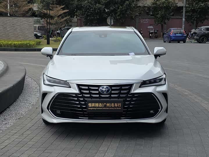 Фото 2 - Toyota Avalon
