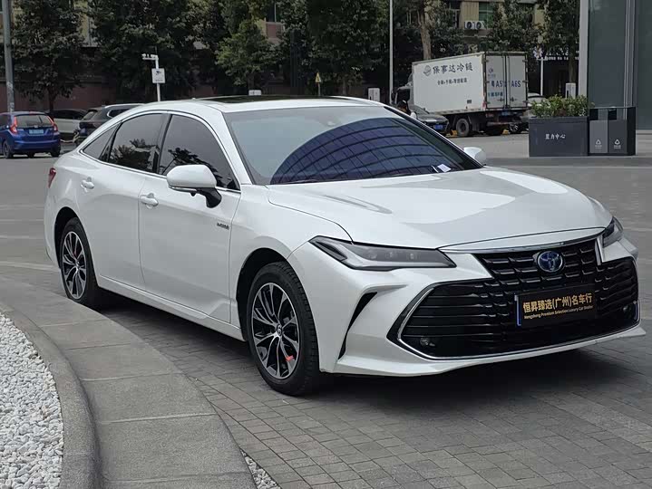 Фото 3 - Toyota Avalon