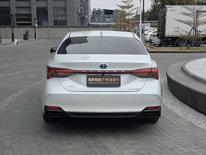 Фото 5 - Toyota Avalon