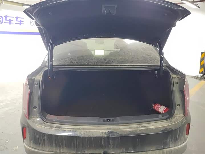 Фото 4 - Hongqi E-QM5