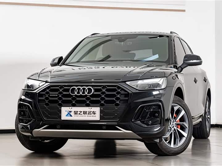 Фото 2 - Audi Q5L