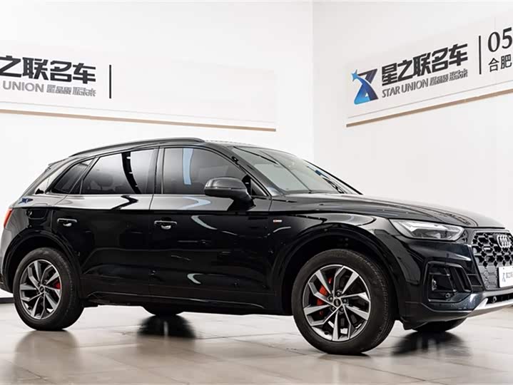 Фото 6 - Audi Q5L