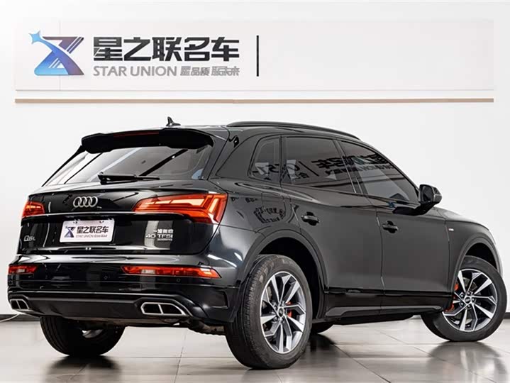 Фото 7 - Audi Q5L
