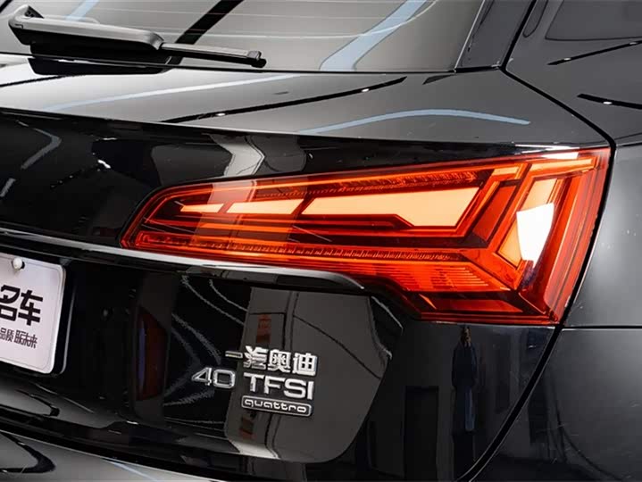 Фото 9 - Audi Q5L