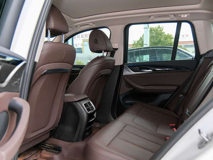 Фото 6 - BMW iX3