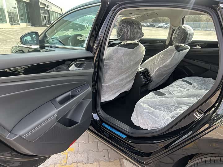 Фото 9 - Volkswagen Passat