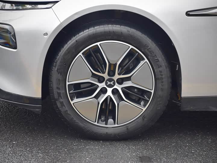 Фото 7 - XPeng P7