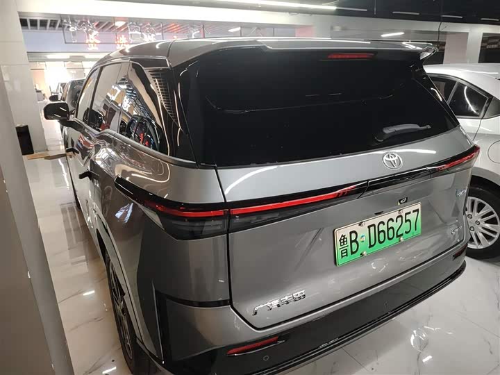 Фото 5 - Toyota bZ3X