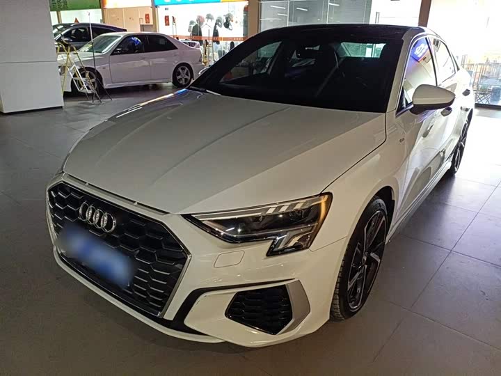 Фото 2 - Audi A3