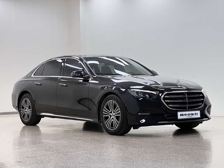 Фото 2 - Mercedes-Benz E-Class