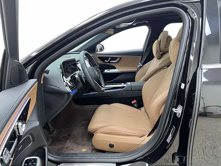 Фото 8 - Mercedes-Benz E-Class