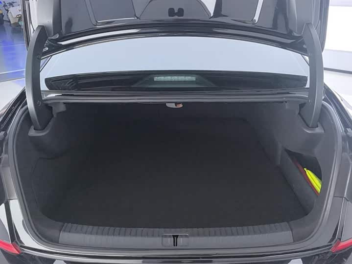 Фото 4 - Volkswagen Passat Hybrid