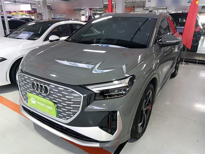 Фото 1 - Audi Q4 e-tron