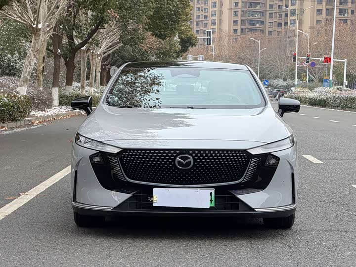 Фото 2 - Mazda EZ-6